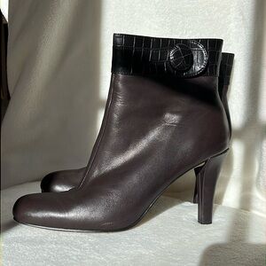 Ann Marino Leather High Heel Bootie Size 8 Brown Side Zip and Embossed Detail